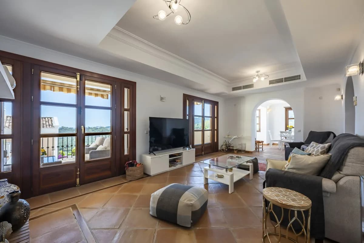 4 Bedroom Townhouse for Sale in Benahavís, Málaga - Image 7
