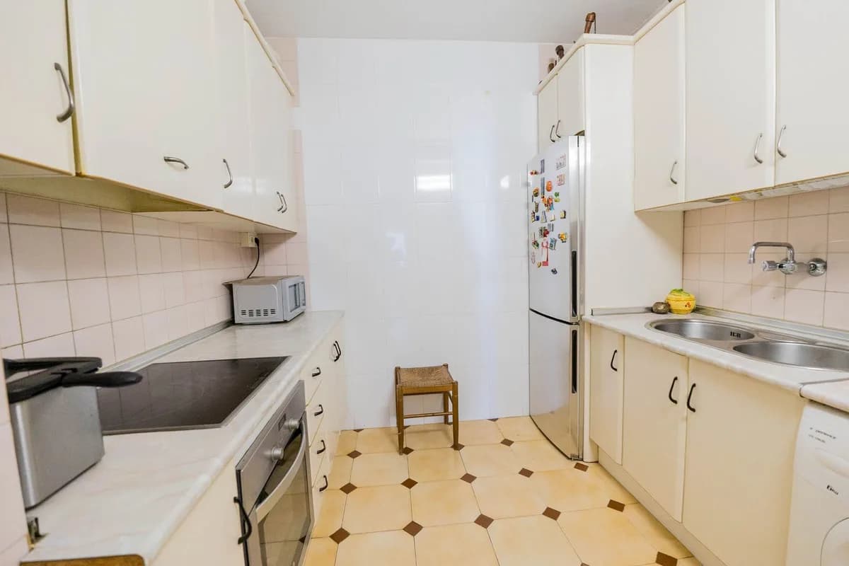 2 Bedroom Top Floor Apartment for Sale in Fuengirola, Málaga - Image 5