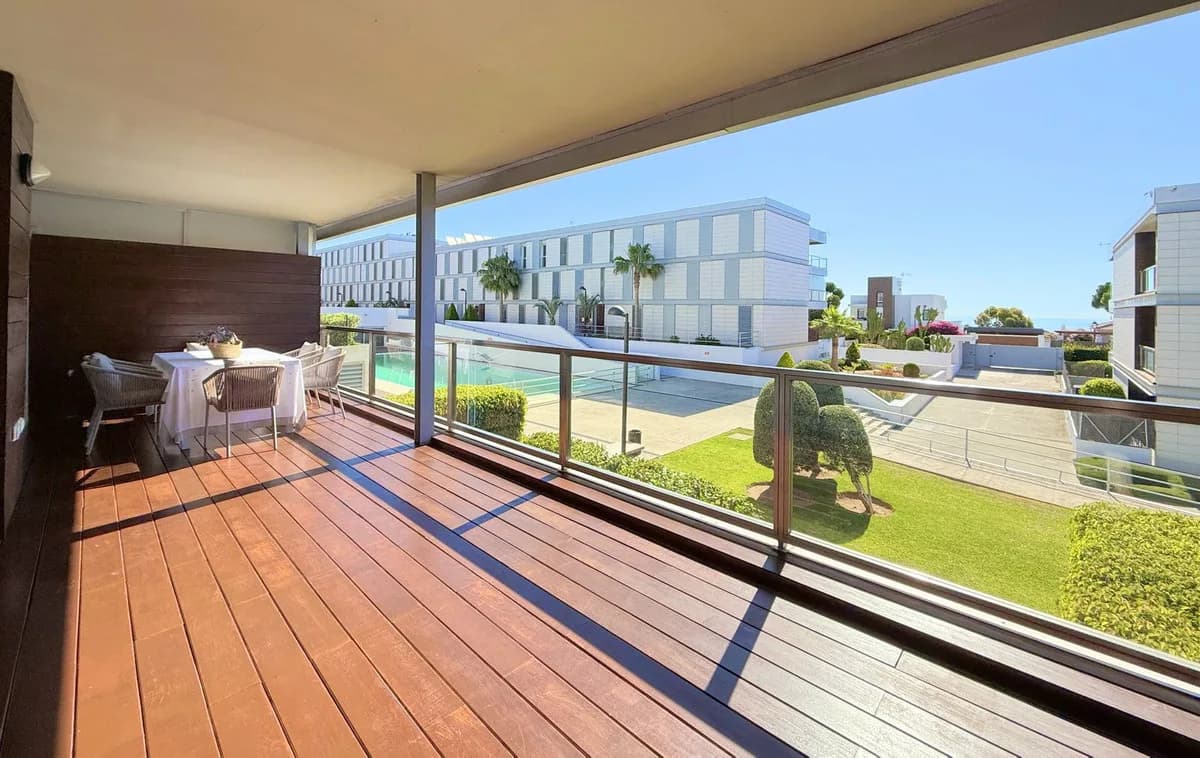 3 Bedroom Middle Floor Apartment for Sale in La Duquesa, Málaga - Image 9