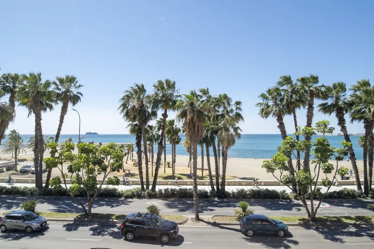 4 Bedroom Middle Floor Apartment for Sale in Monte Sancha, Málaga