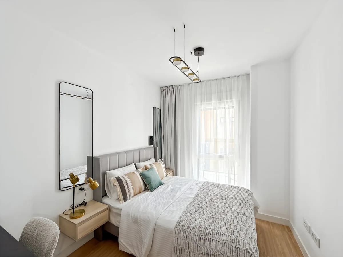 2 Bedroom Middle Floor Apartment for Sale in Perchel Norte, Málaga - Image 5