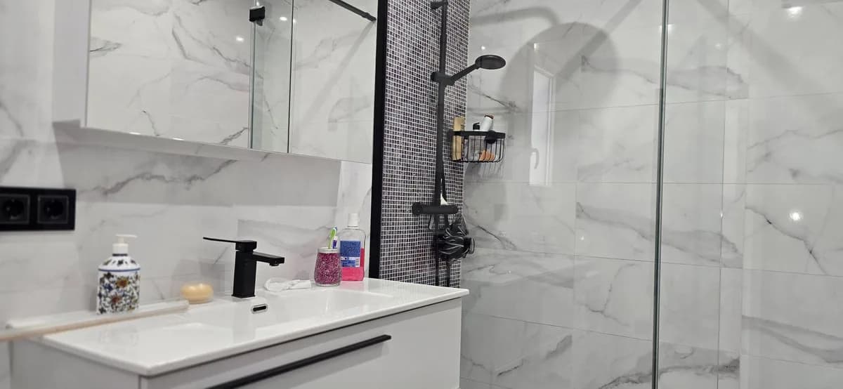 2 Bedroom Duplex for Sale in El Paraiso, Málaga - Image 9