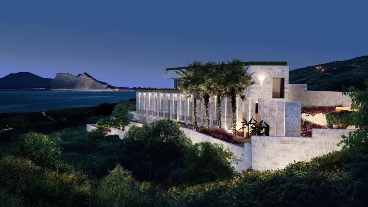 4 Bedroom Detached Villa for Sale in San Roque, Cádiz - Image 5
