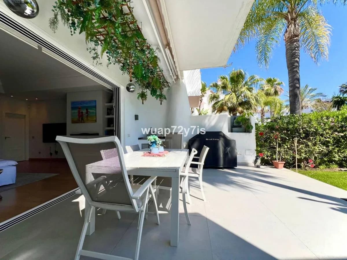 4 Bedroom Townhouse for Sale in Estepona, Málaga - Image 9