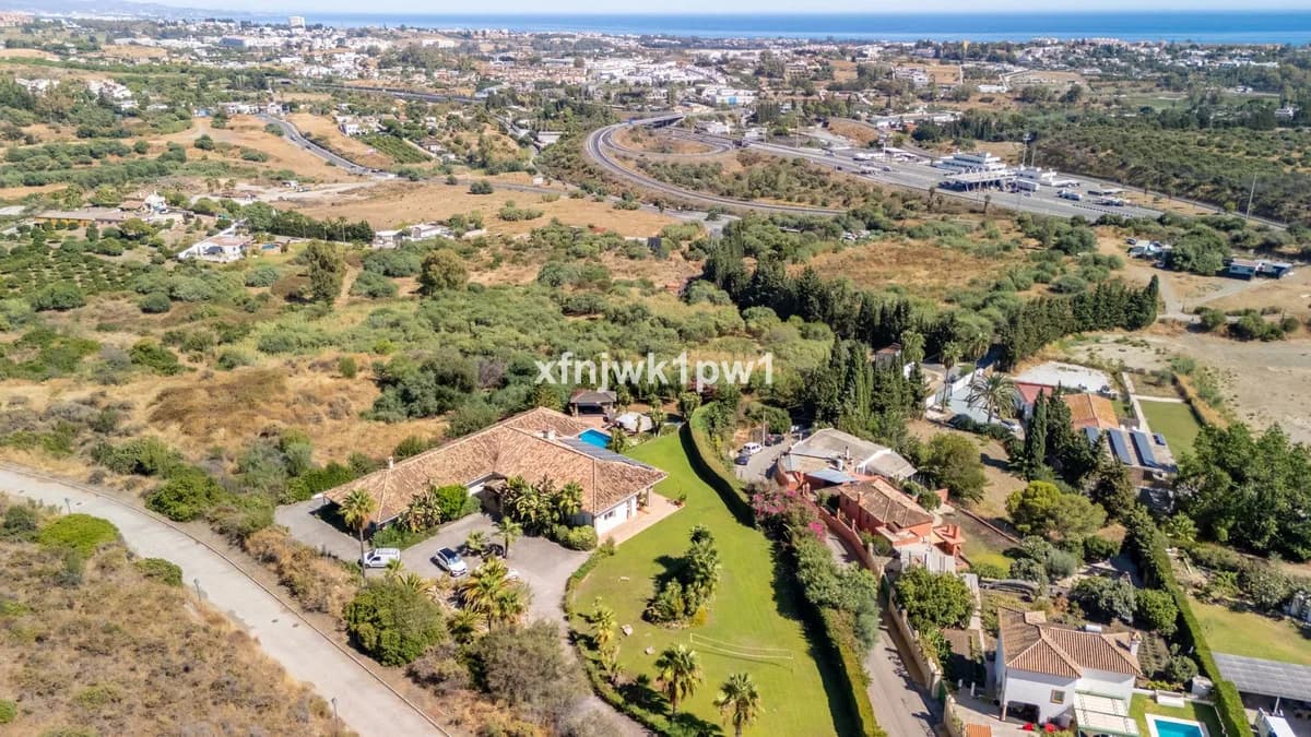 5 Bedroom Detached Villa for Sale in Benahavís, Málaga - Image 7