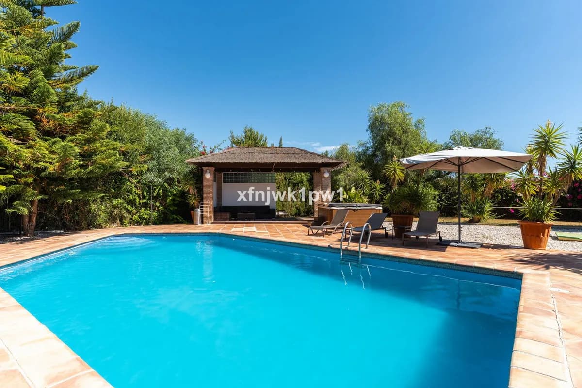 5 Bedroom Detached Villa for Sale in Benahavís, Málaga - Image 8