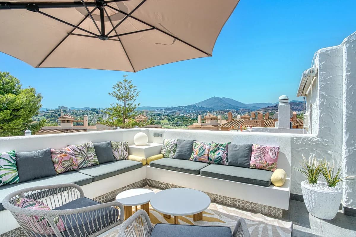 3 Bedroom Townhouse for Sale in Nueva Andalucía, Málaga - Image 4