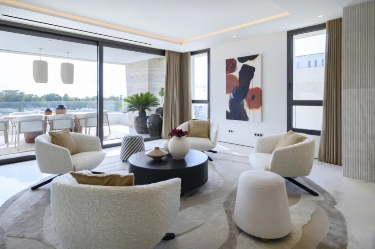 4 Bedroom Penthouse Duplex for Sale in Marbella, Málaga - Image 3