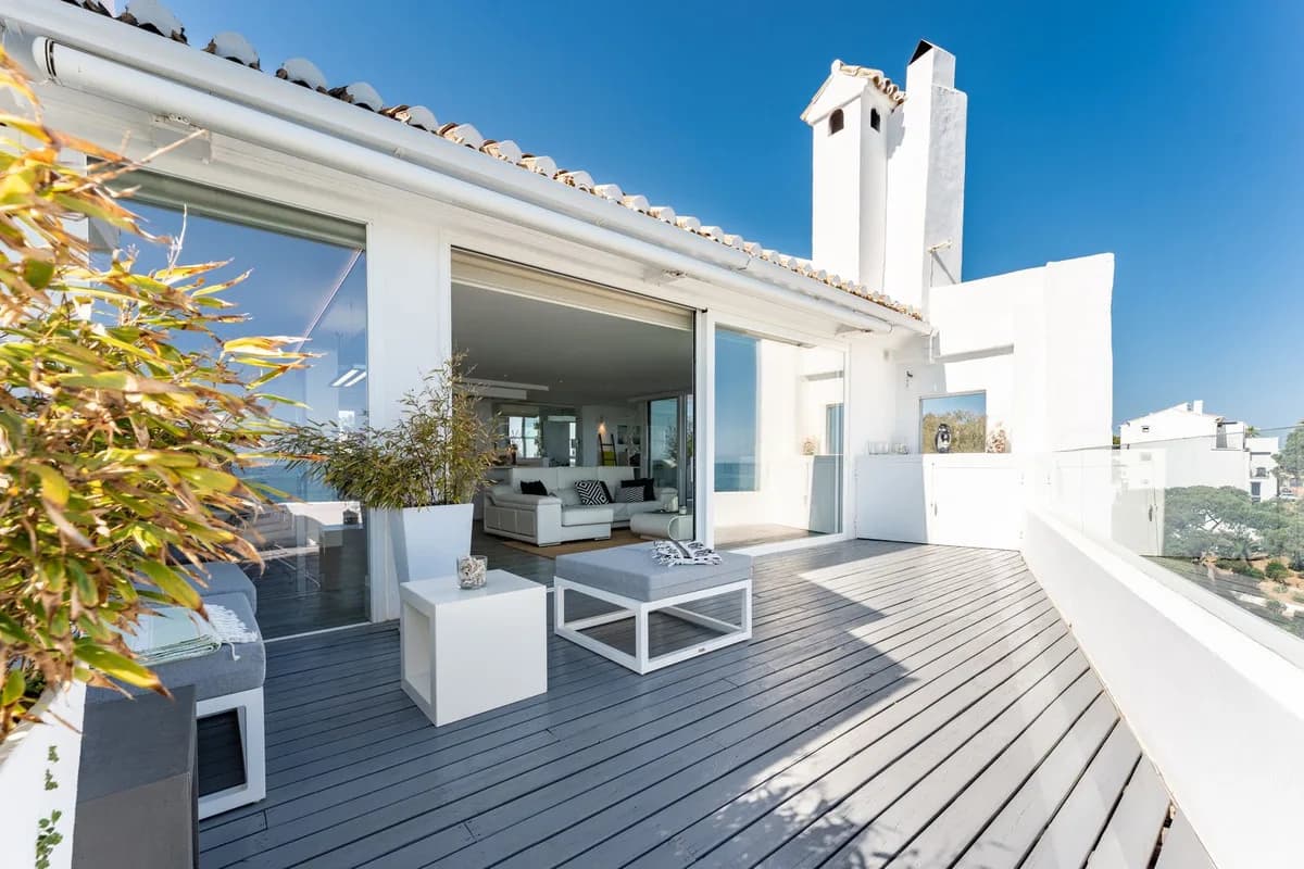 2 Bedroom Penthouse for Sale in Calahonda, Málaga - Image 2