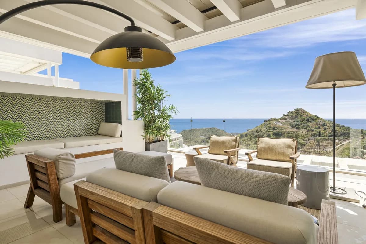3 Bedroom Penthouse for Sale in Ojén, Málaga