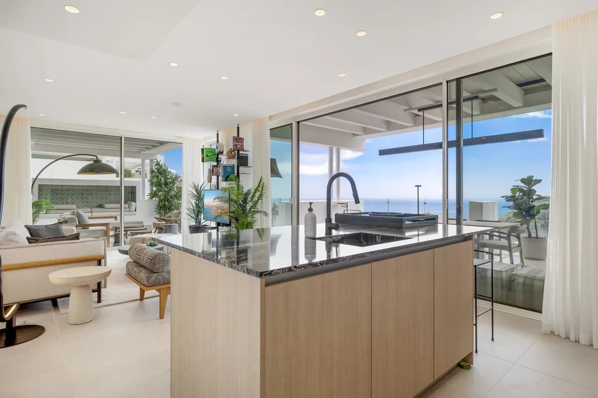 3 Bedroom Penthouse for Sale in Ojén, Málaga - Image 3