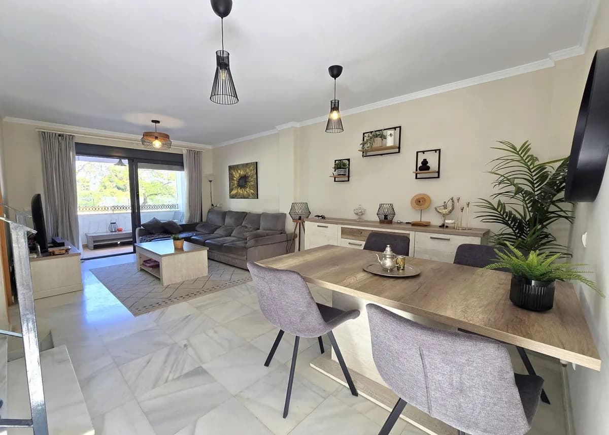 4 Bedroom Townhouse for Sale in Benalmadena Costa, Málaga - Image 9