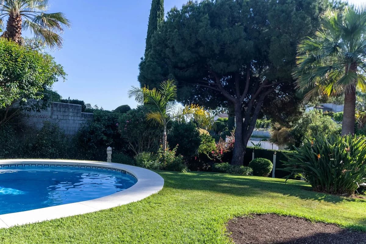 4 Bedroom Detached Villa for Sale in Marbella, Málaga - Image 4