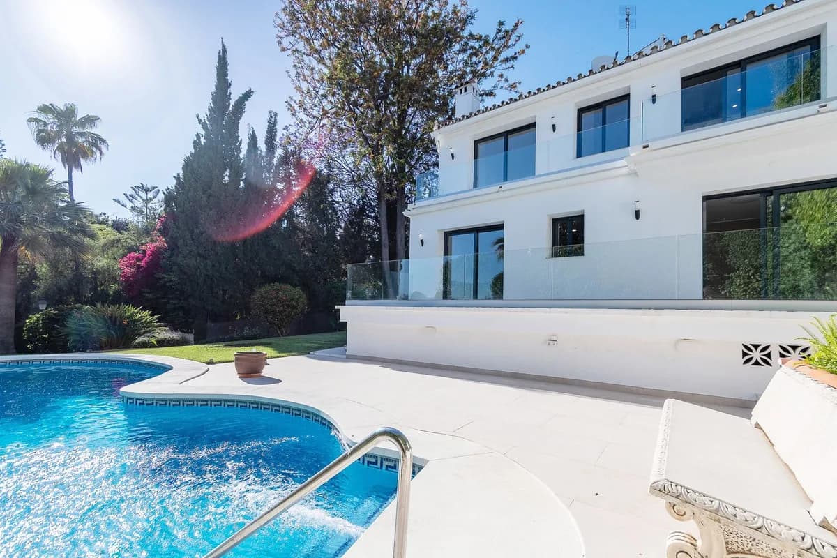 4 Bedroom Detached Villa for Sale in Marbella, Málaga - Image 6