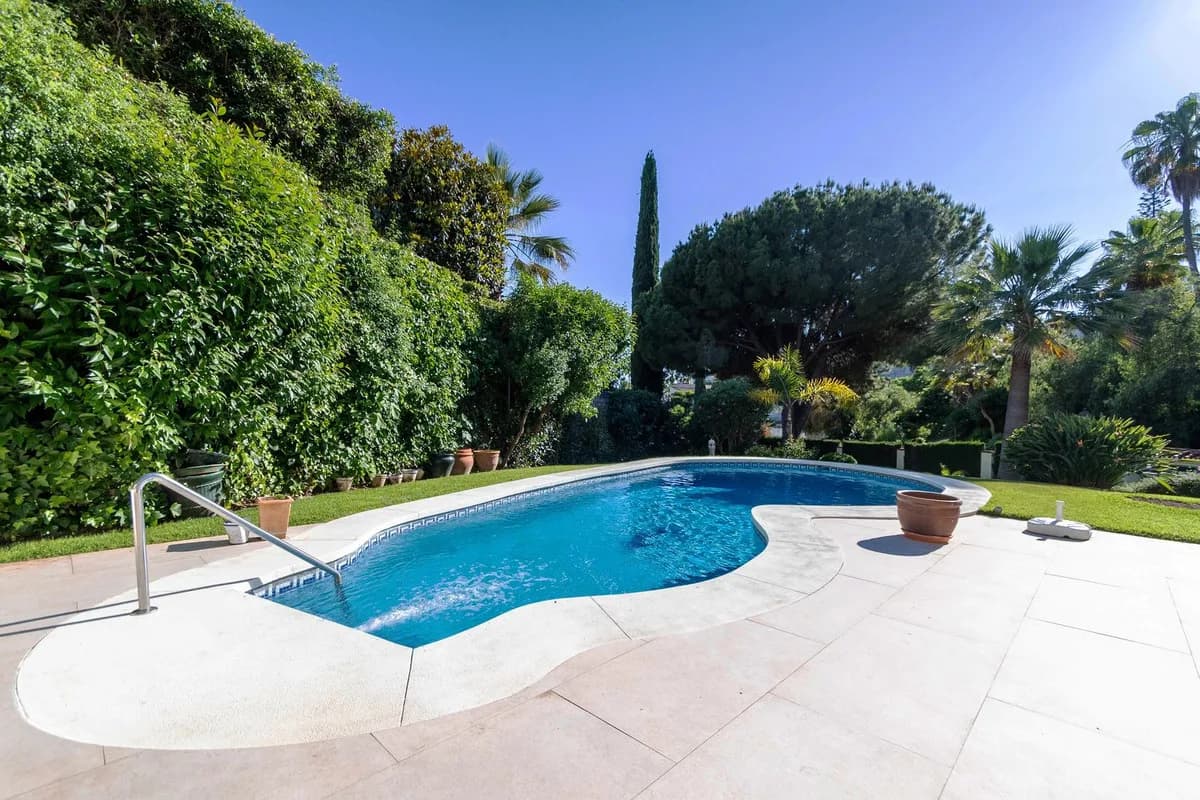 4 Bedroom Detached Villa for Sale in Marbella, Málaga - Image 7