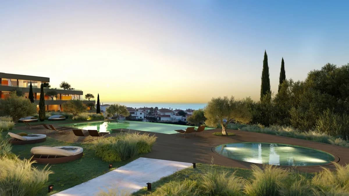 3 Bedroom Ground Floor Apartment for Sale in Benalmadena, Málaga - Image 2
