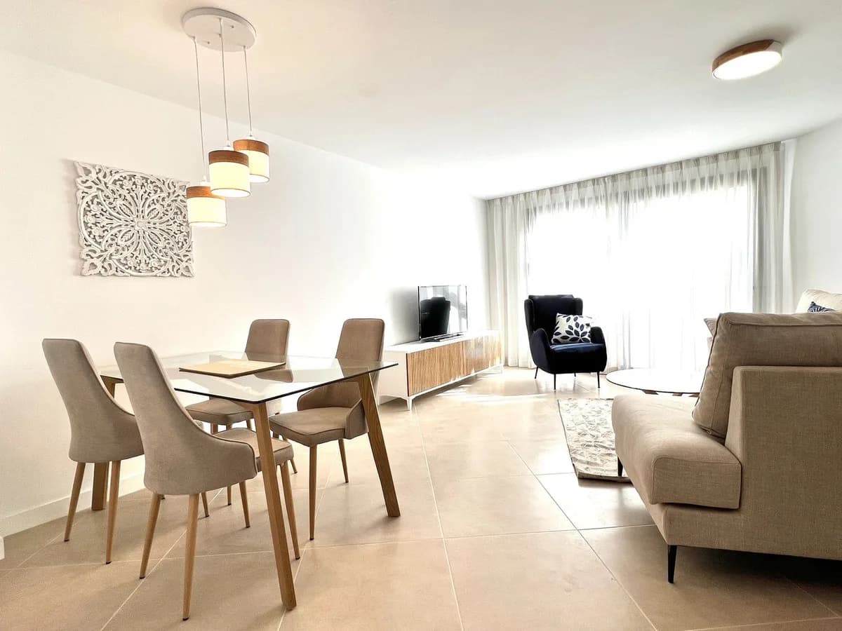 3 Bedroom Townhouse for Sale in Estepona, Málaga - Image 2