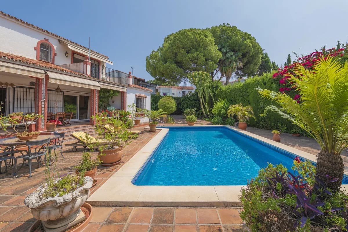 3 Bedroom Detached Villa for Sale in Marbella, Málaga
