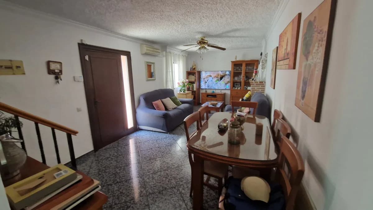 4 Bedroom Townhouse for Sale in Estepona, Málaga - Image 3