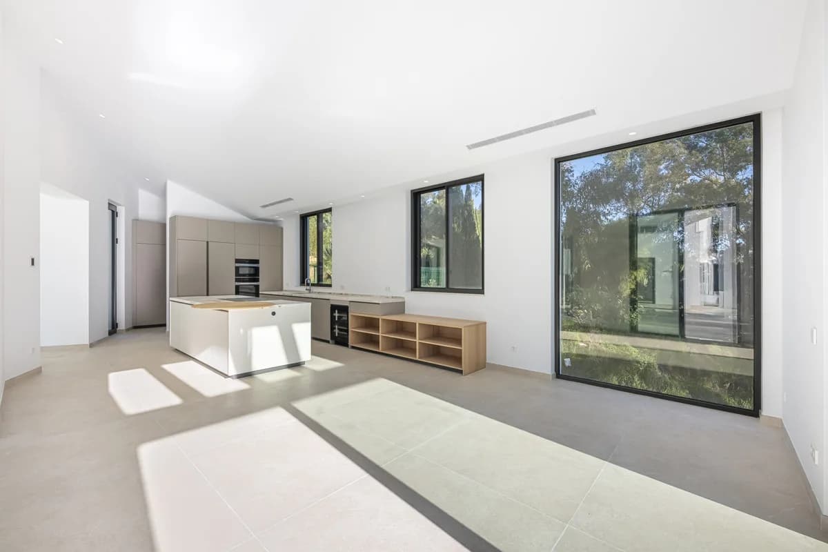 5 Bedroom Detached Villa for Sale in Sotogrande Alto, Cádiz - Image 6