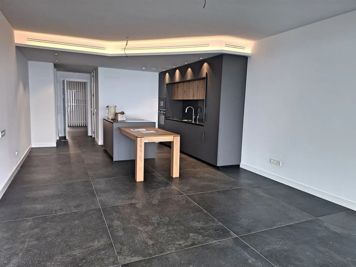 2 Bedroom Middle Floor Apartment for Sale in Fuengirola, Málaga - Image 6