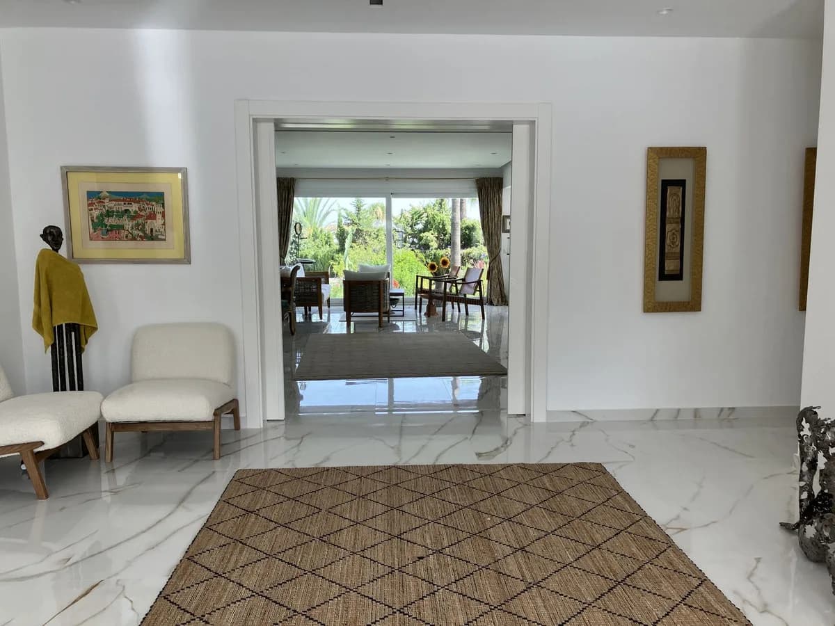 6 Bedroom Detached Villa for Sale in Puerto Banús, Málaga - Image 3