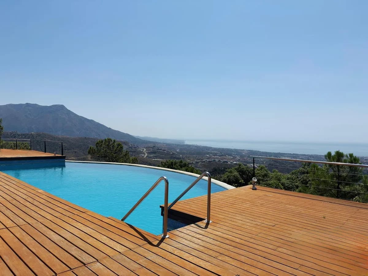 5 Bedroom Detached Villa for Sale in La Zagaleta, Málaga - Image 4