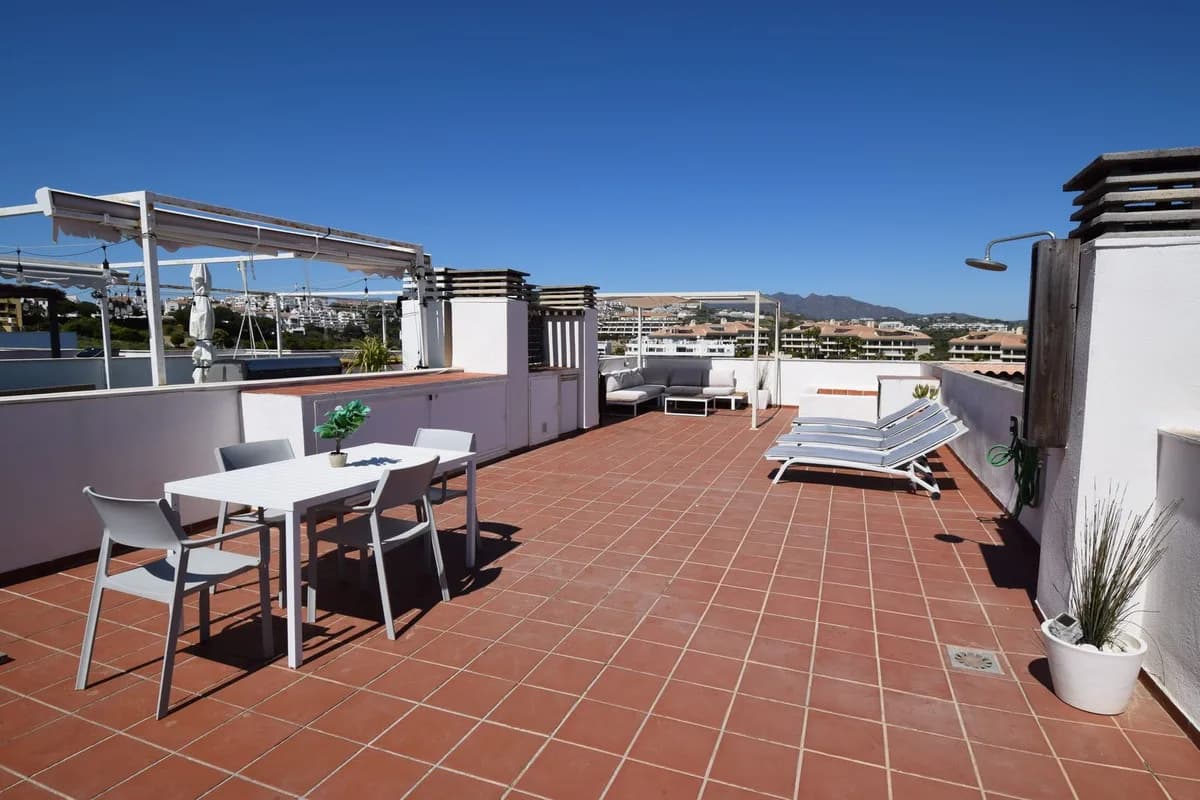 3 Bedroom Penthouse for Sale in Miraflores, Málaga - Image 3