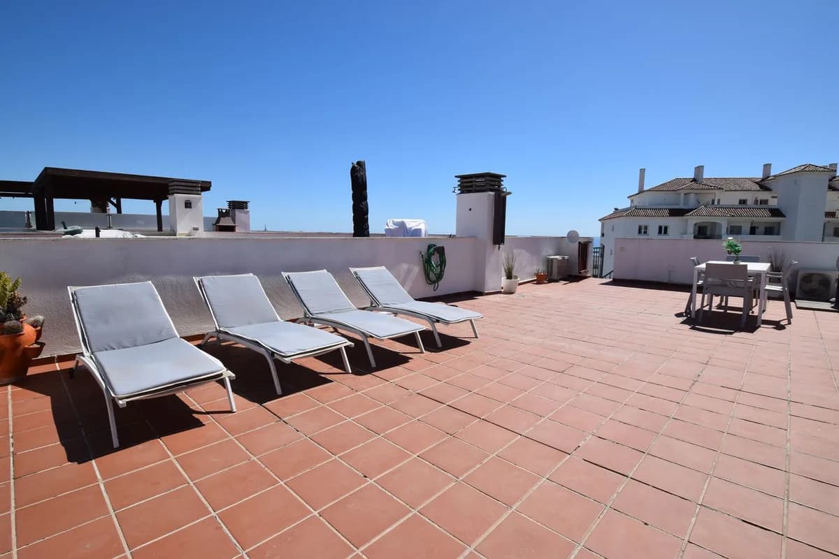 3 Bedroom Penthouse for Sale in Miraflores, Málaga - Image 9