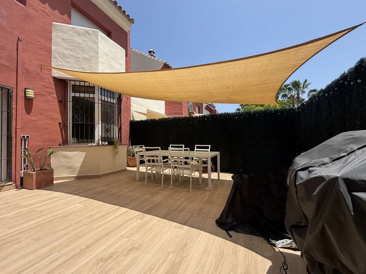3 Bedroom Townhouse for Sale in Estepona, Málaga - Image 4