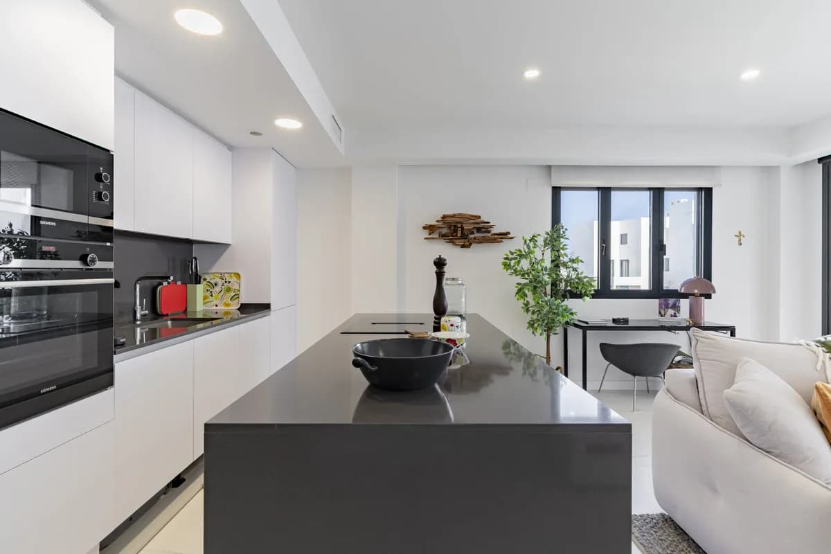 1 Bedroom Ground Floor Apartment for Sale in Casares, Málaga - Image 9