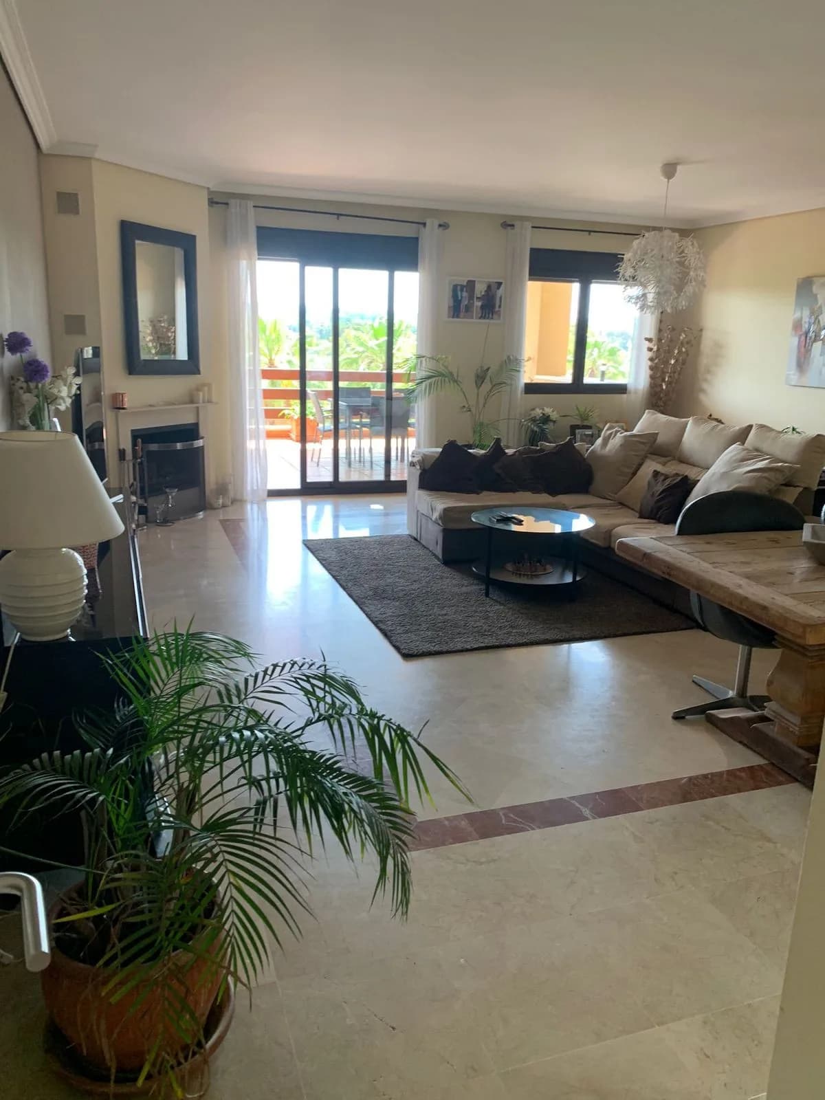 3 Bedroom Middle Floor Apartment for Sale in La Cala de Mijas, Málaga - Image 4