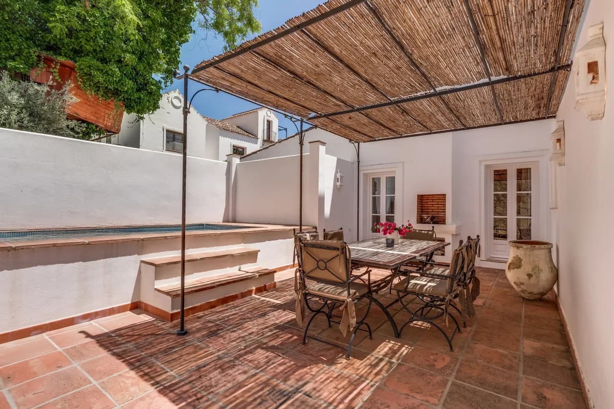 2 Bedroom Ground Floor Apartment for Sale in La Zagaleta, Málaga