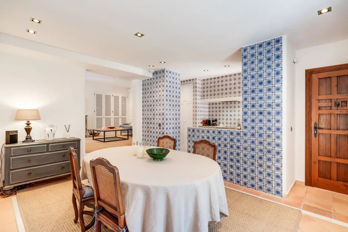 2 Bedroom Ground Floor Apartment for Sale in La Zagaleta, Málaga - Image 3