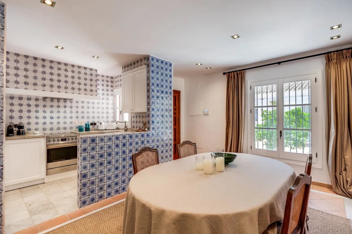 2 Bedroom Ground Floor Apartment for Sale in La Zagaleta, Málaga - Image 4