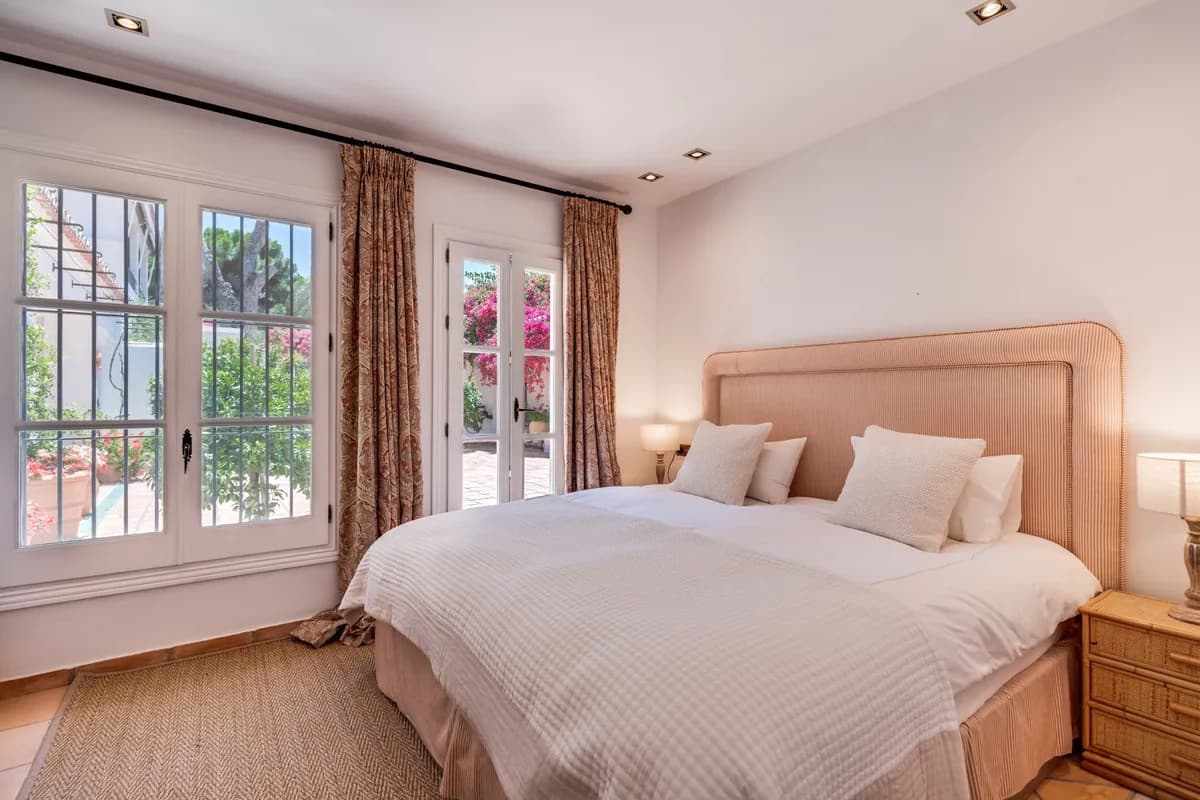 2 Bedroom Ground Floor Apartment for Sale in La Zagaleta, Málaga - Image 7