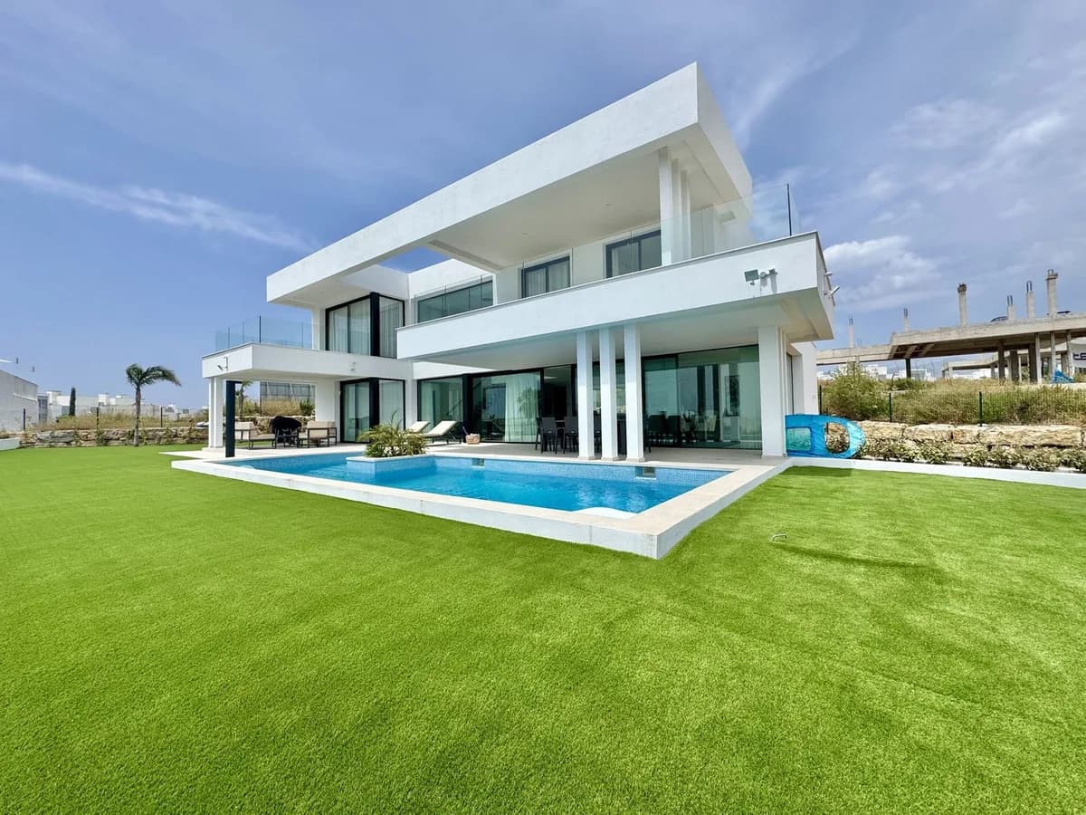 6 Bedroom Detached Villa for Sale in Cancelada, Málaga - Image 2