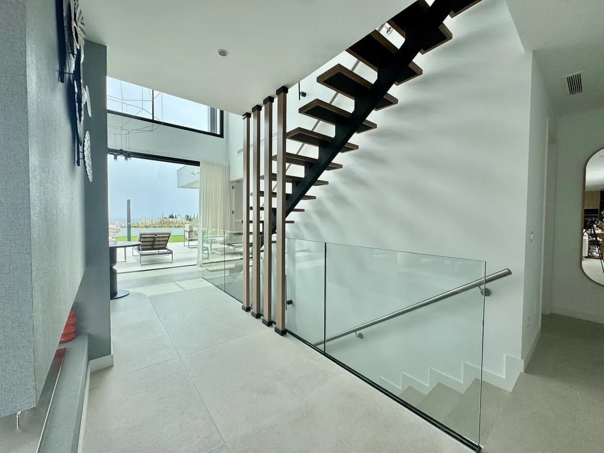 6 Bedroom Detached Villa for Sale in Cancelada, Málaga - Image 3