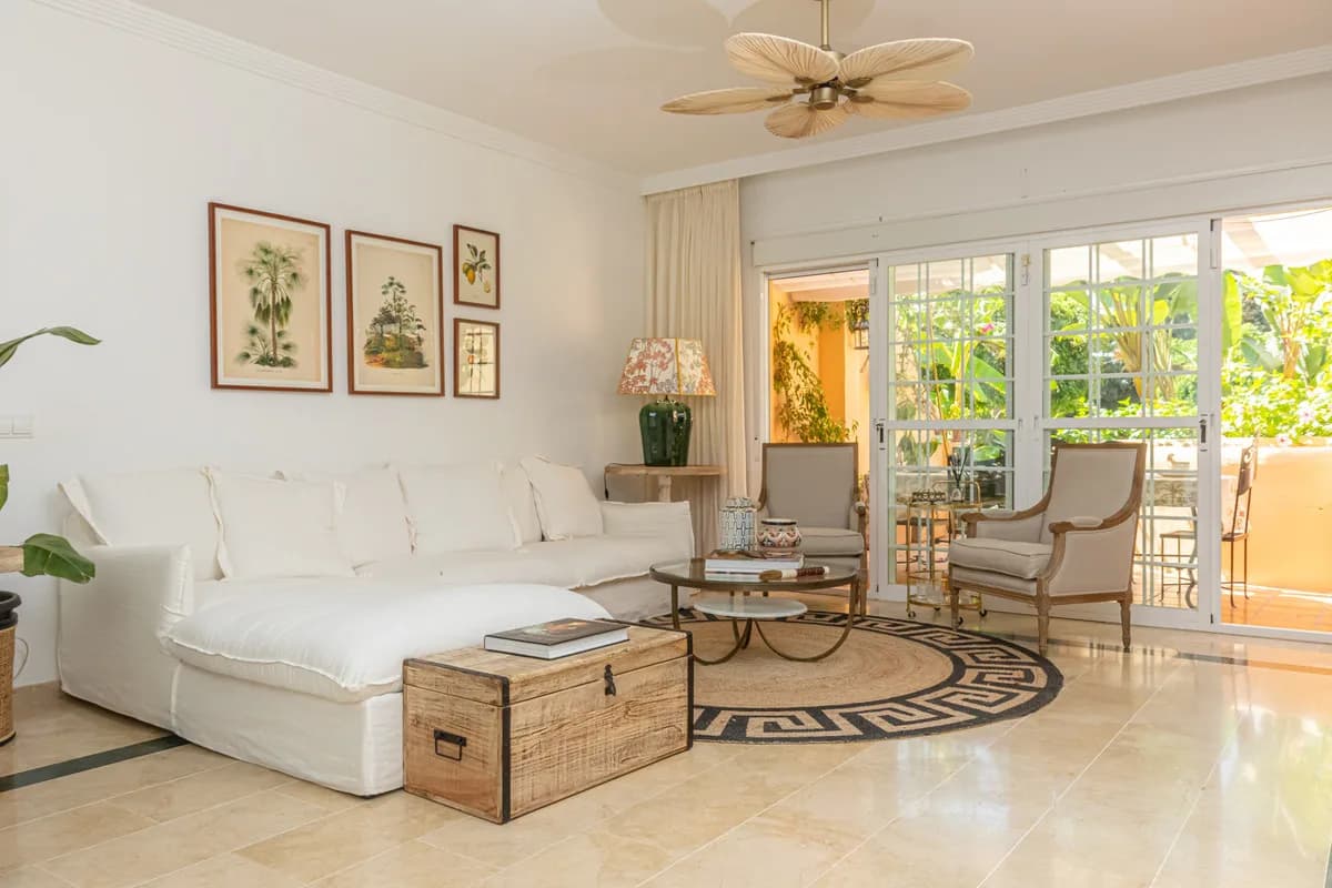 3 Bedroom Semi-Detached House for Sale in Nagüeles, Málaga