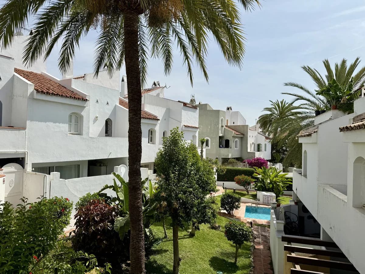 3 Bedroom Townhouse for Sale in Nueva Andalucía, Málaga