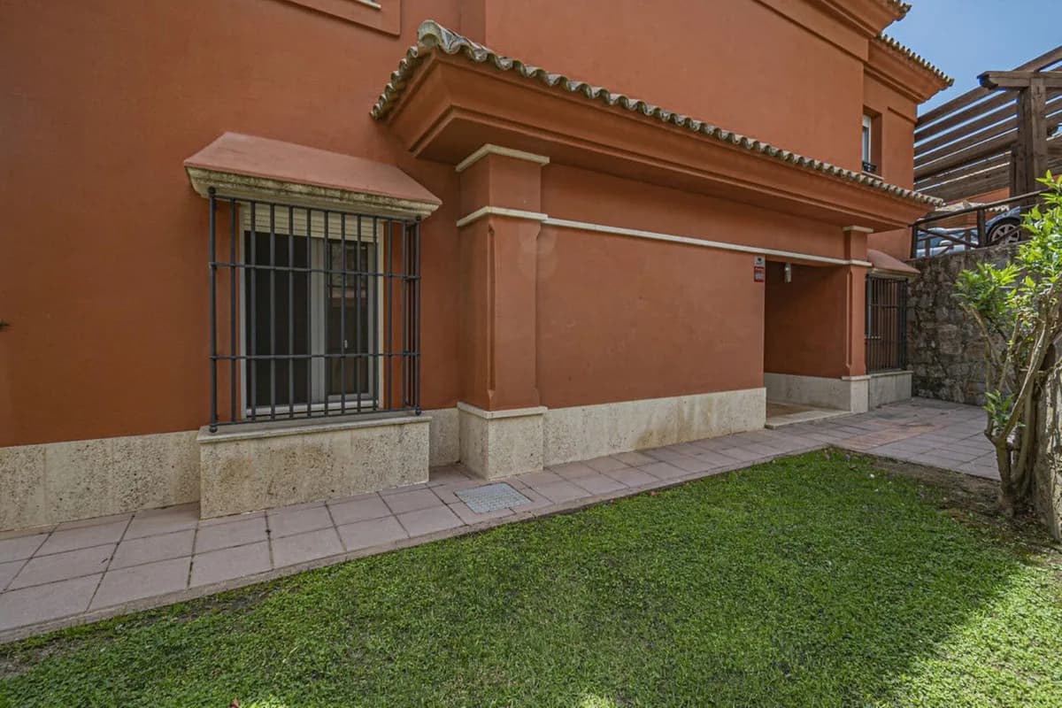 5 Bedroom Detached Villa for Sale in Marbella, Málaga - Image 9