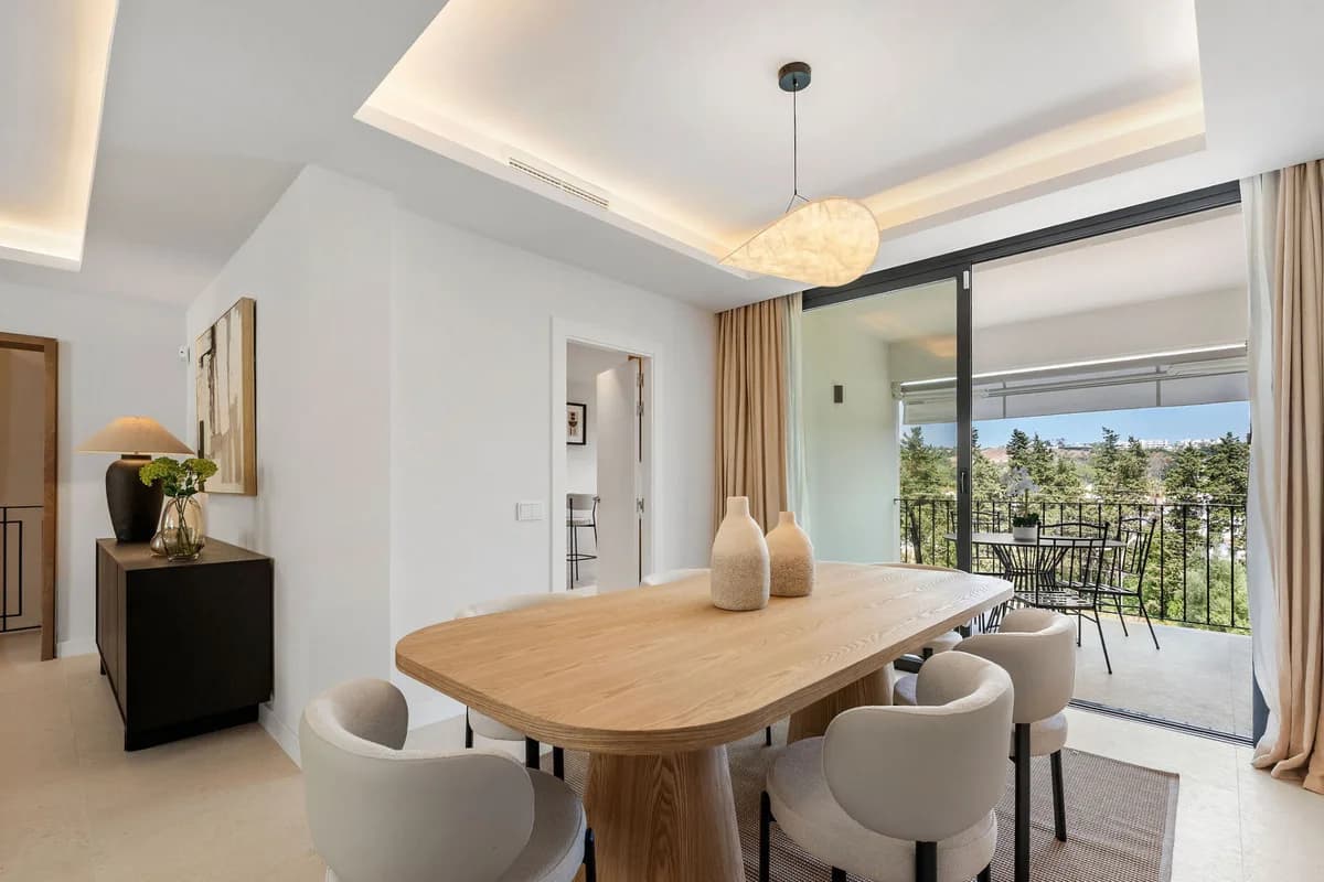 4 Bedroom Townhouse for Sale in Nueva Andalucía, Málaga - Image 3