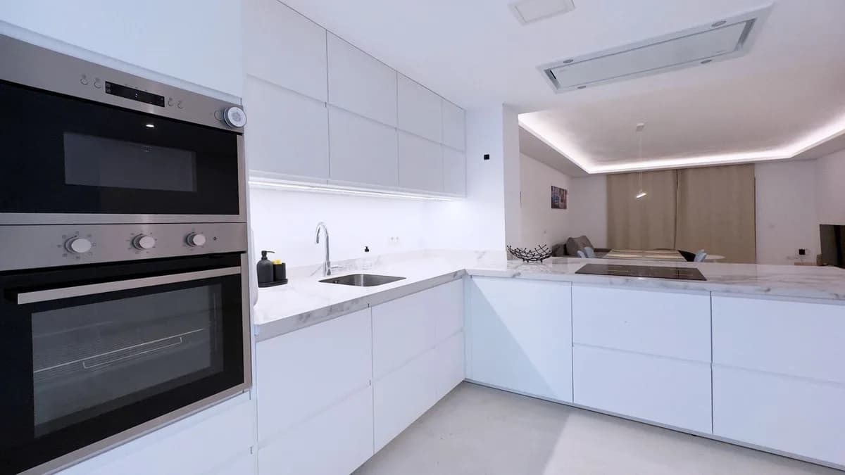 2 Bedroom Ground Floor Apartment for Sale in Nueva Andalucía, Málaga - Image 3