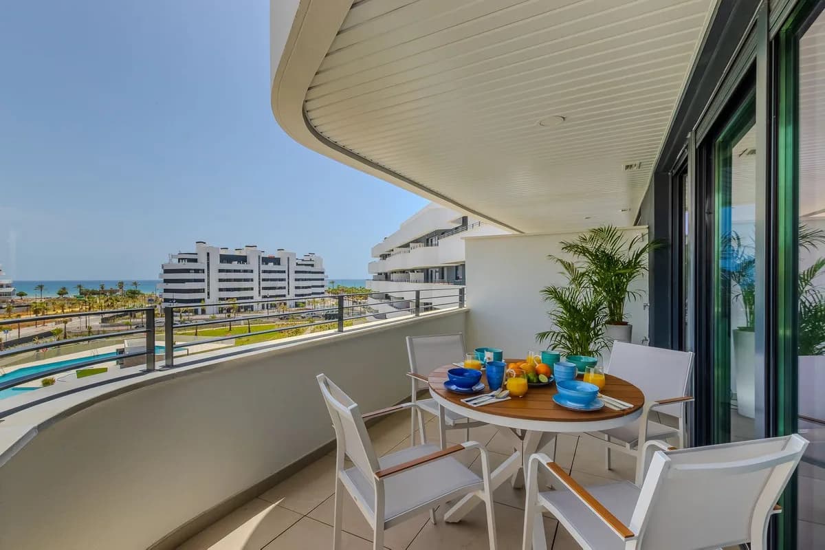 1 Bedroom Middle Floor Apartment for Sale in Torremolinos, Málaga - Image 2
