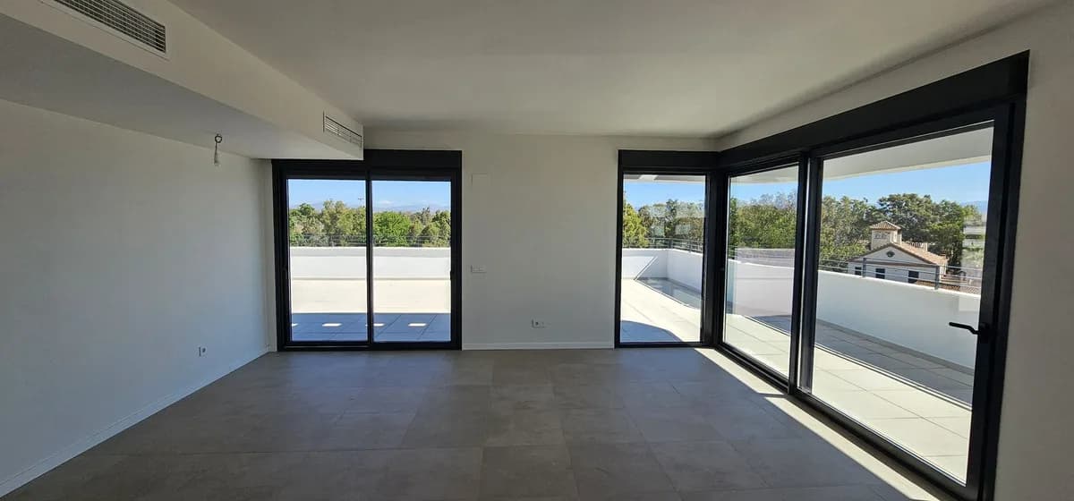 4 Bedroom Penthouse for Sale in Torremolinos, Málaga - Image 6