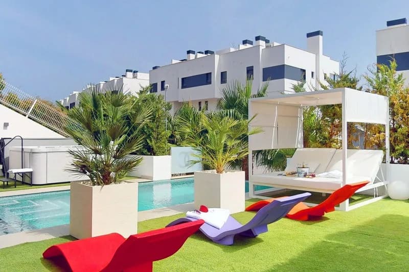 5 Bedroom Detached Villa for Sale in La Cala de Mijas, Málaga - Image 4