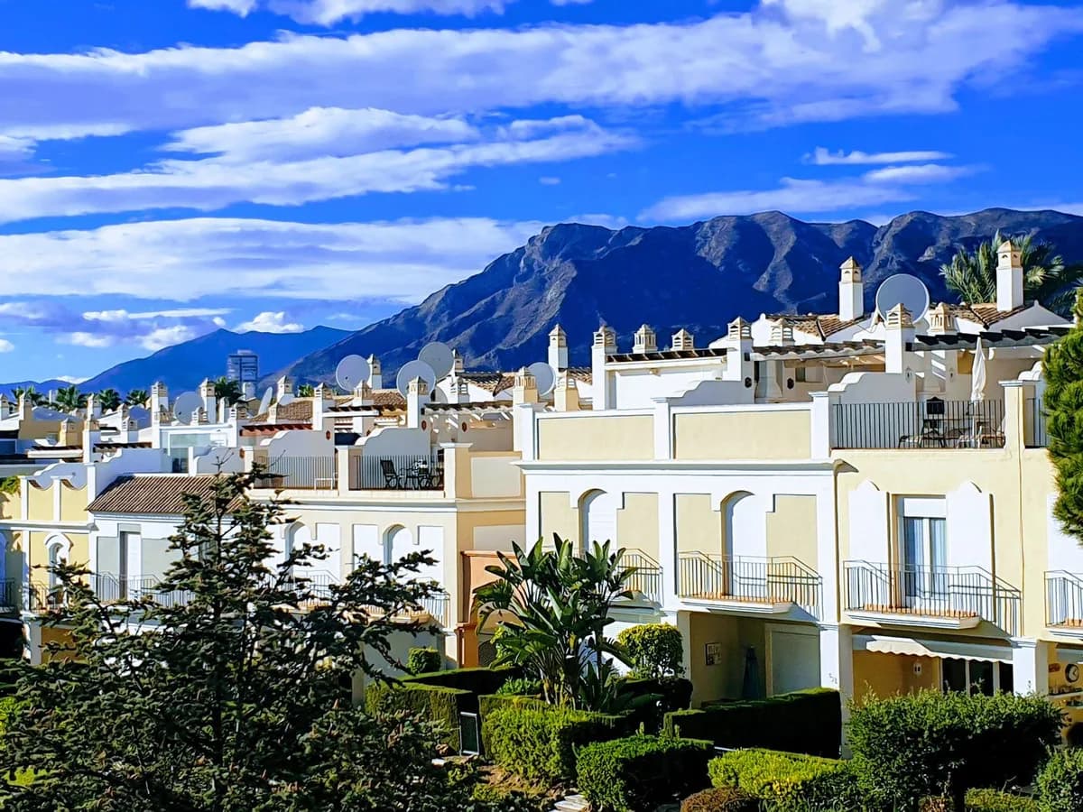 3 Bedroom Townhouse for Sale in Bahía de Marbella, Málaga - Image 8