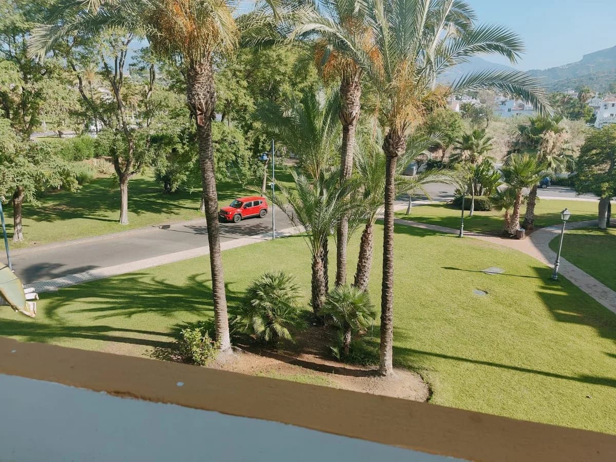 2 Bedroom Middle Floor Apartment for Sale in Marbella, Málaga - Image 7