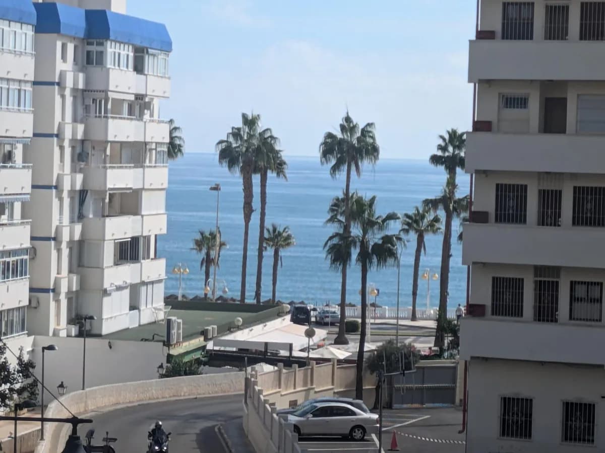 1 Bedroom Middle Floor Apartment for Sale in Benalmadena Costa, Málaga