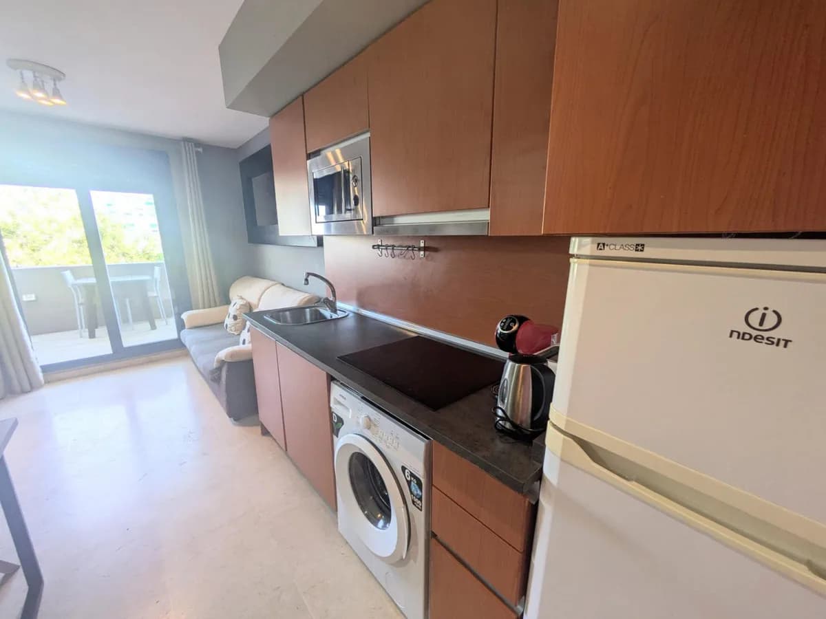 1 Bedroom Middle Floor Apartment for Sale in Benalmadena Costa, Málaga - Image 7